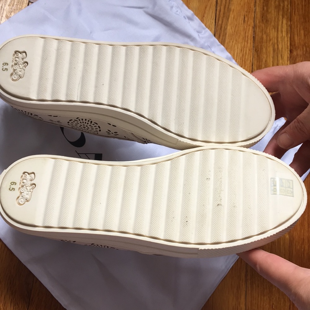Shoes - Picture 4 of 4
